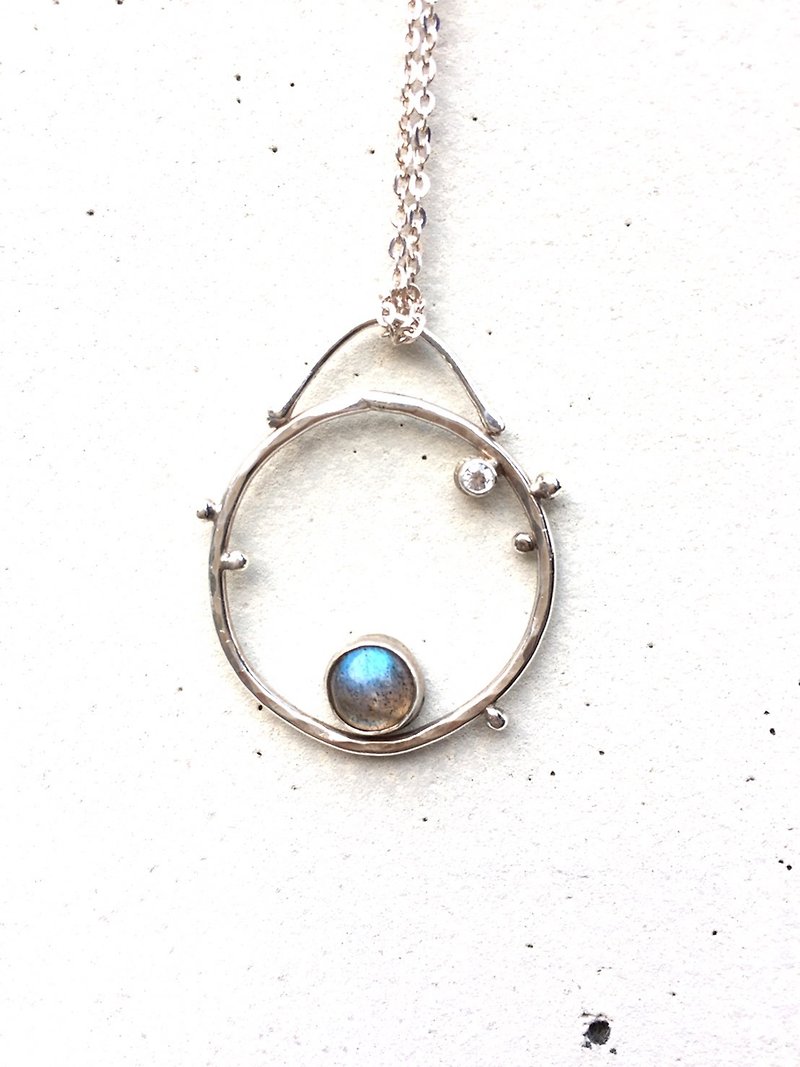 MIH Metalworking Jewelry | Small Universe Sterling Silver Spectrum Stone Necklace - สร้อยคอ - เครื่องเพชรพลอย สีเงิน