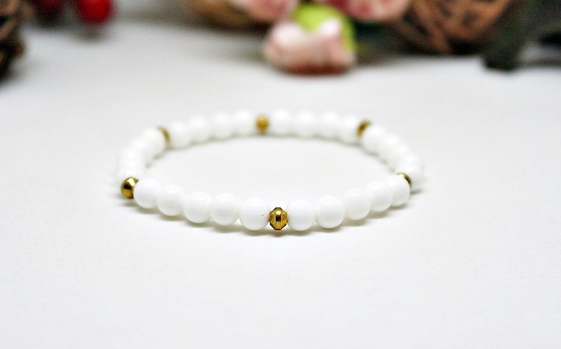 Natural stone elastic bracelet _ x brass white clam world # # - Bracelets - Gemstone White