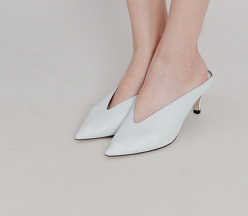 Minimalist V-port arc high-heeled leather sandals white - Sandals - Genuine Leather White