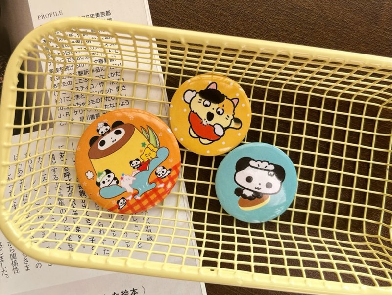 【Cat Panda】Cute old-fashioned brooch/badge - Badges & Pins - Other Metals Multicolor