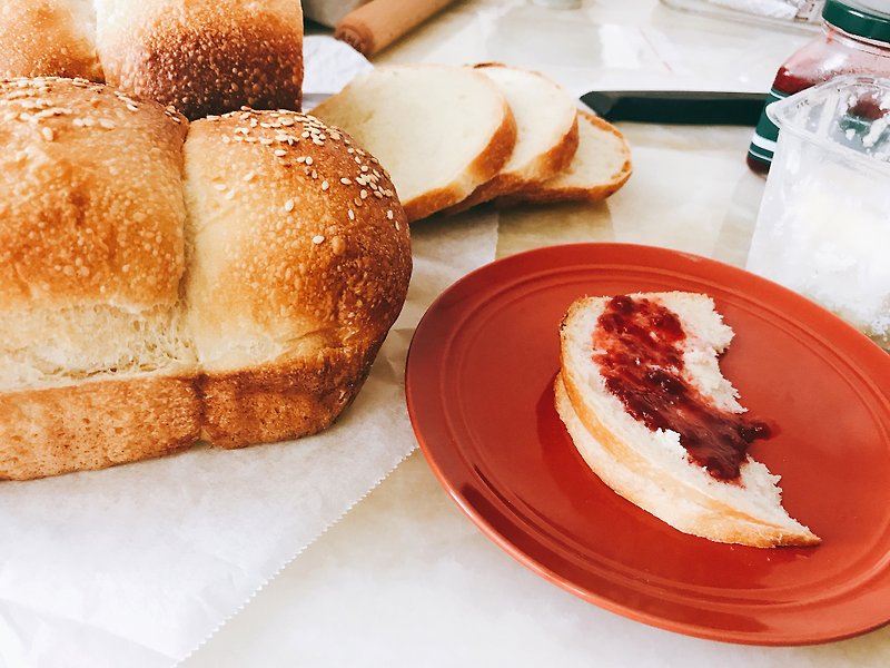 Handmade Vegan toast bread - ขนมปัง - อาหารสด สีทอง