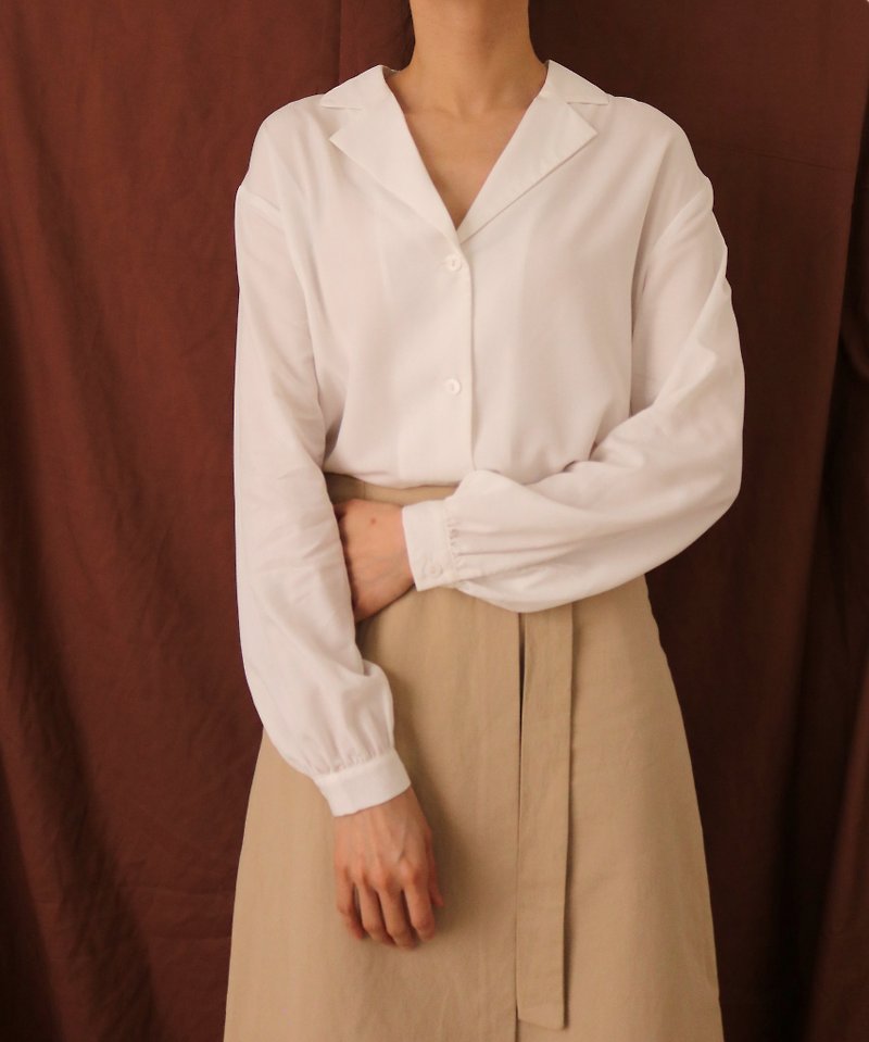 Freja Blouse suit collar princess sleeve cotton white shirt - Women's Shirts - Cotton & Hemp White