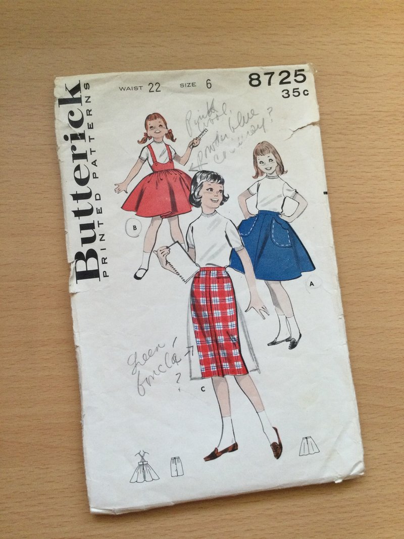 Vintage sewing pattern 8725 - Stickers - Paper 