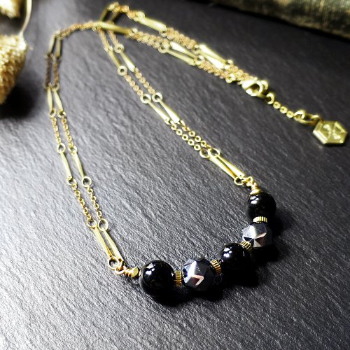 VIIART ❘ 復古黃銅飾物 VIIART。流星。黑瑪瑙太赫茲黃銅項鍊 | 簡約復古鎖骨鍊