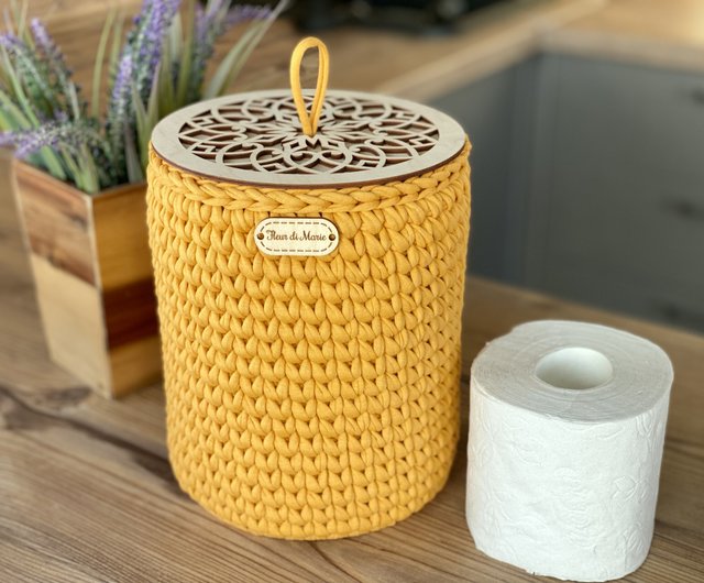 トイレットペーパーホルダースタンド ふた付き予備ロールトイレットペーパー収納バスケット ショップ Crochet Decor Fdim 収納用品 Pinkoi