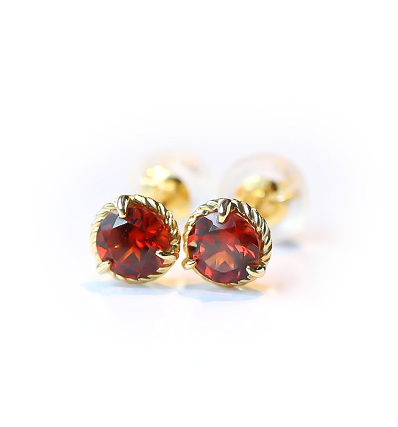 K18 Garnet Post Earrings ~Ello Fiol~ January Birthstone - ต่างหู - เครื่องเพชรพลอย สีแดง