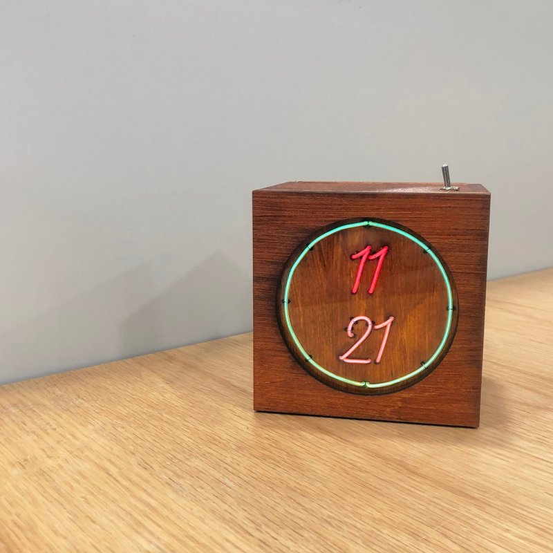 客製化禮物 手工製作 生日禮物 數字 特別日子Birthday gift霓虹 - 燈具/燈飾 - 軟木/水松木 咖啡色