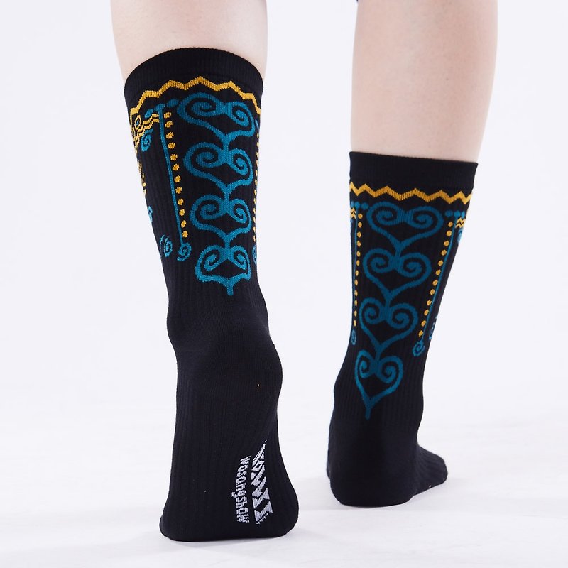 [Totem Series] Wanshan Rock Carving Totem Sports Mid-length Socks (Black) - Socks - Cotton & Hemp Black