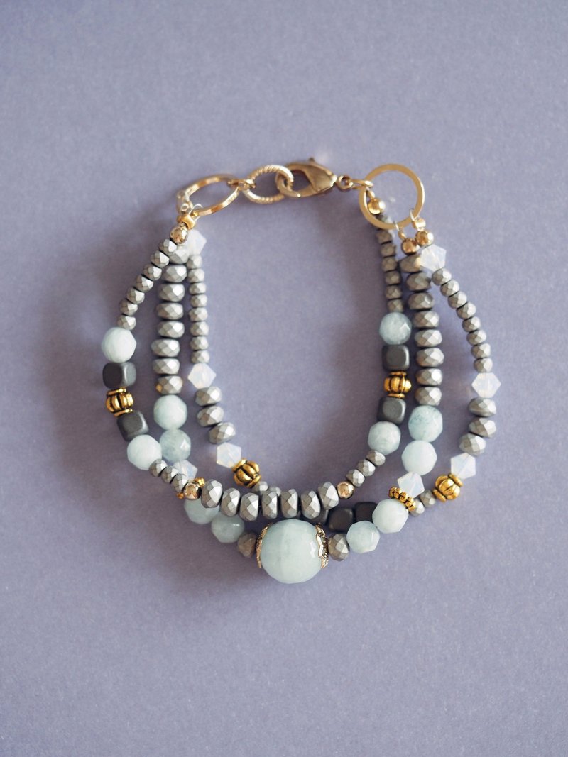 Aquamarine and silver beaded bracelet/ March birthstone bracelet - 手鍊/手環 - 寶石 銀色