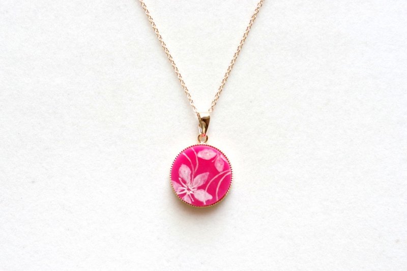 Resin Art Round Pendant - White Flower - Rose Pink - สร้อยคอ - เรซิน สึชมพู