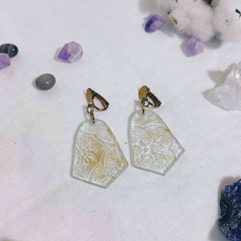 Melt glass kiln flower bloom semi transparent glass-based Begonia pale yellow Bronze foil clip earrings - Earrings & Clip-ons - Glass 