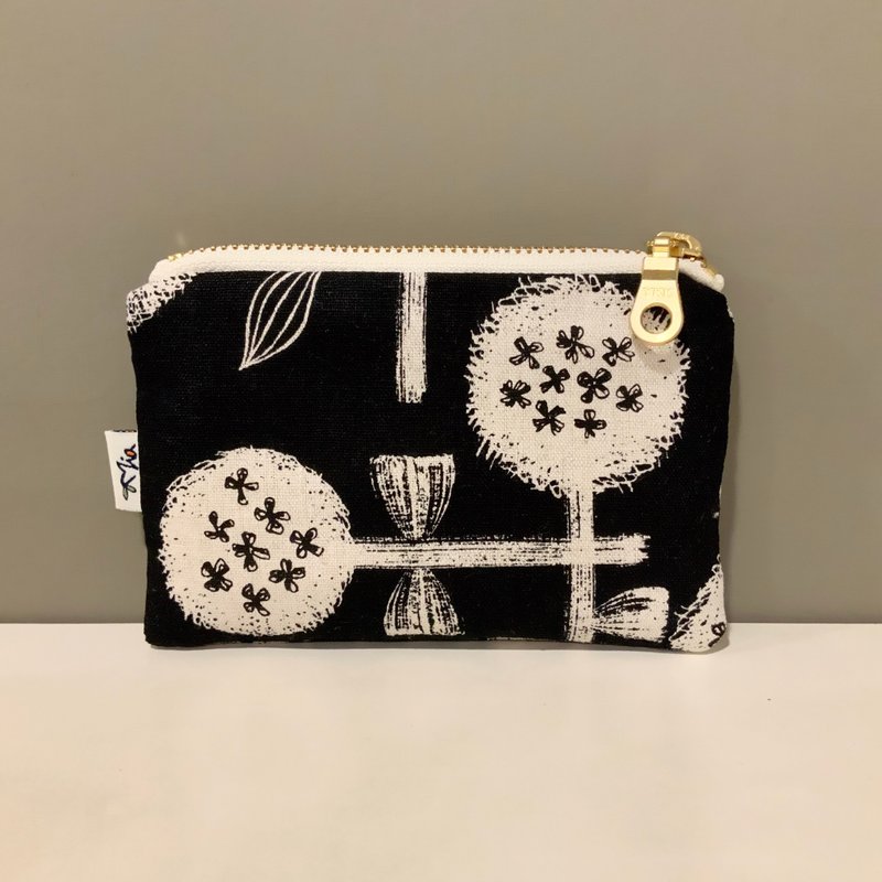 Arrangements and combinations of flowers—cotton wallet/coin purse/cosmetic bag/storage bag - Coin Purses - Cotton & Hemp 