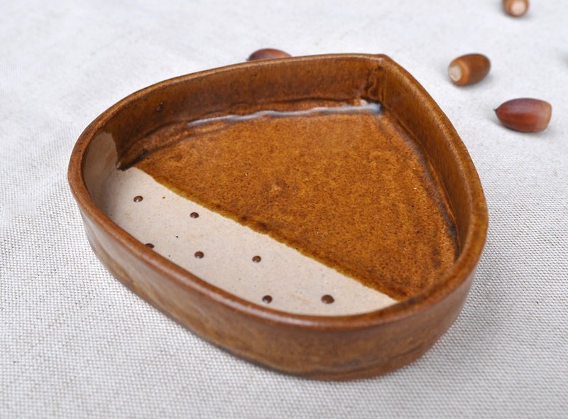 Chestnut-shaped deep dish for gratin - จานและถาด - ดินเผา สีนำ้ตาล