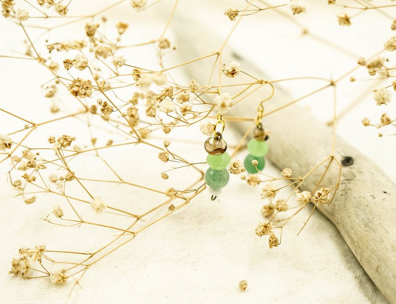 手工摩根石耳環 | 小草和一朵花 - 耳環/耳夾 - 寶石 綠色