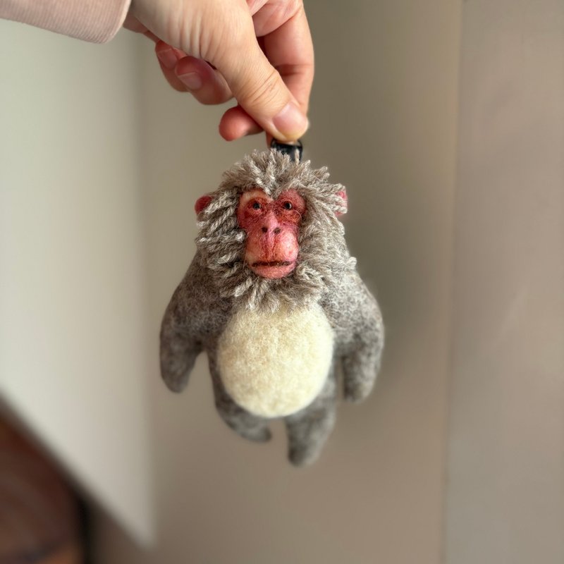 目を開けるニホンザルのキーホルダー1 - 鑰匙圈/鑰匙包 - 羊毛 卡其色