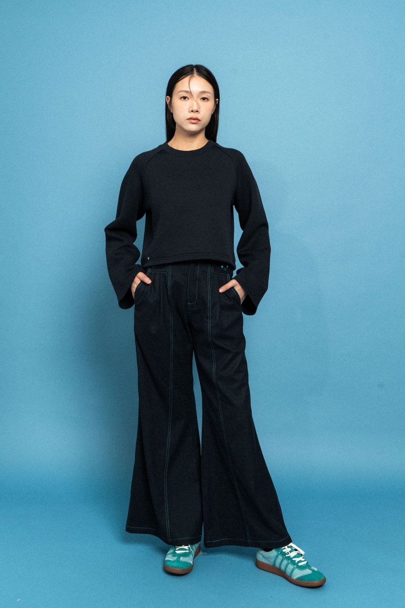 黑色短版衛衣 Black Sleeve Crop Sweatshirt - 女上衣/長袖上衣 - 棉．麻 黑色