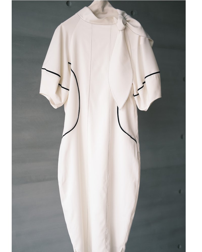羊毛 洋裝/連身裙 - 弧形剪裁澎袖洋裝