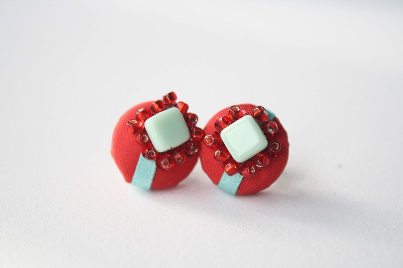 kurumi - 耳環/耳夾 - 其他材質 紅色