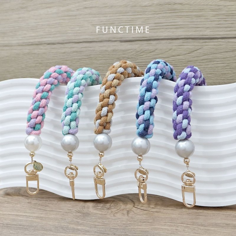 【Functime】Pearl three-color popcorn hand-woven mobile phone wristband 30cm - Phone Accessories - Cotton & Hemp Multicolor