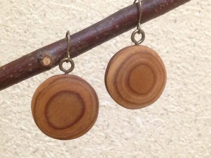 uzumaru earrings (earrings available) - ต่างหู - ไม้ สีนำ้ตาล