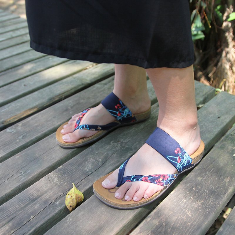 【京都の風景  流星花園】日式舒活/彈力萊卡布料/真皮軟木氣墊鞋 - 涼鞋 - 真皮 藍色