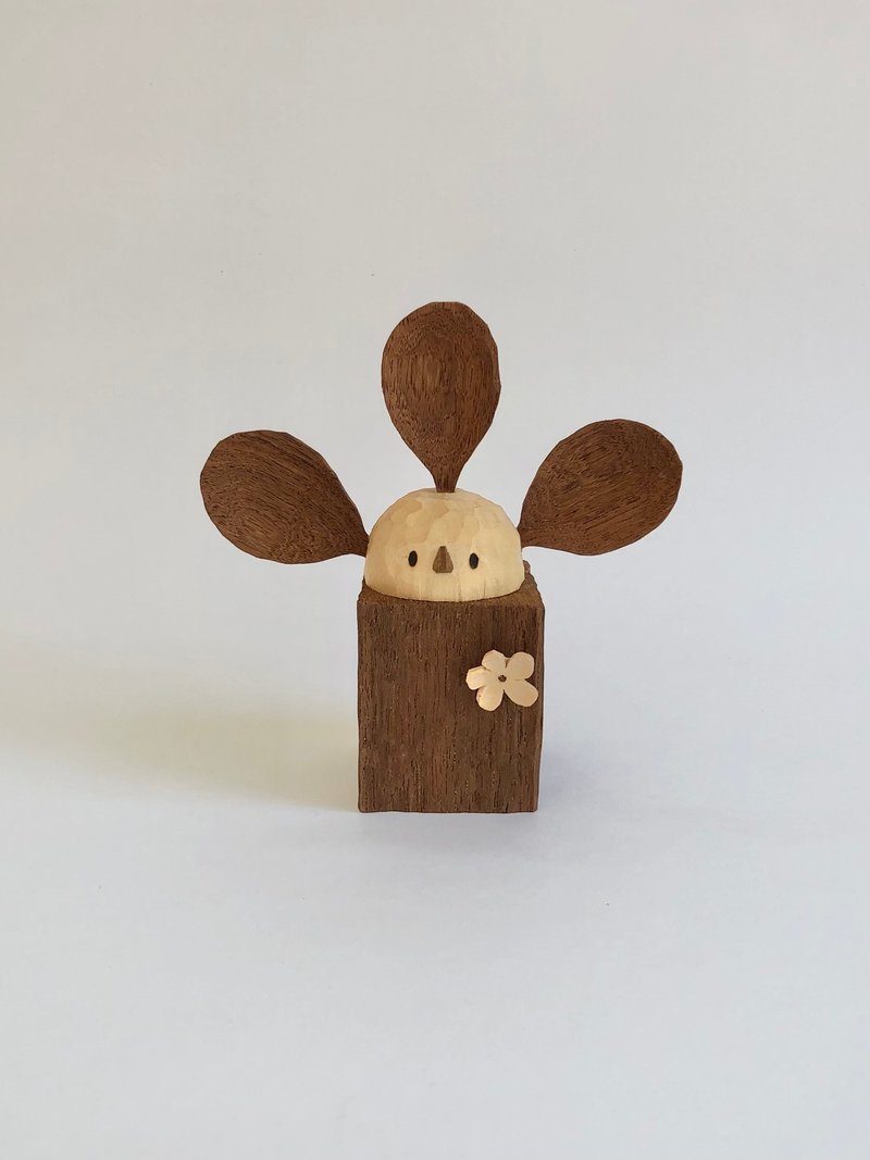 Handmade wooden carving the flower is blooming - 擺飾/家飾品 - 木頭 咖啡色