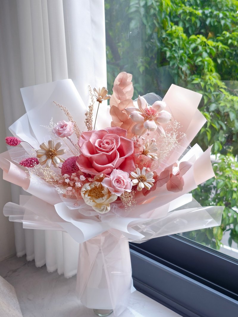 Pink Dancing Preserved Flower Bouquet - ช่อดอกไม้แห้ง - พืช/ดอกไม้ สึชมพู