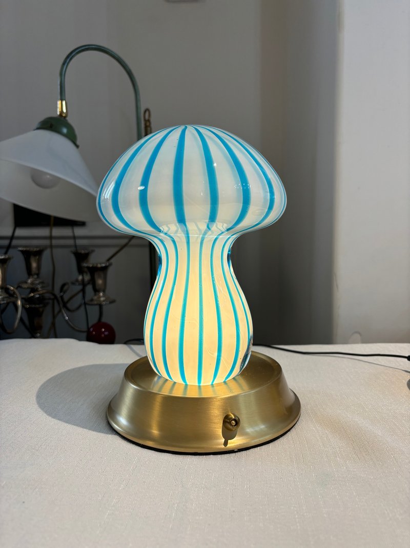 Hand Blown Glass Mushroom Night Light with Blue Swirls with Height 23cm 7.5 Lbs - 燈具/燈飾 - 玻璃 藍色