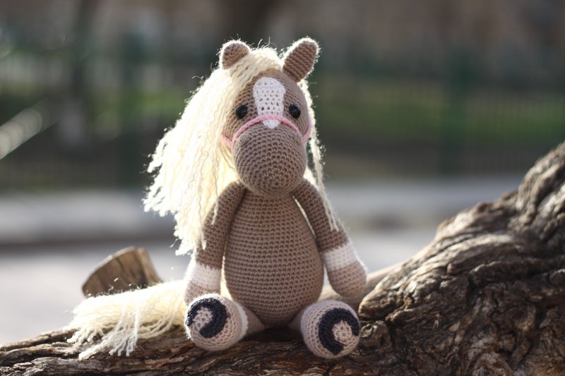 Crochet horse toy, handmade amigurumi horse, crochet horse, soft crochet toy, wh - 寶寶/兒童玩具/玩偶 - 羊毛 