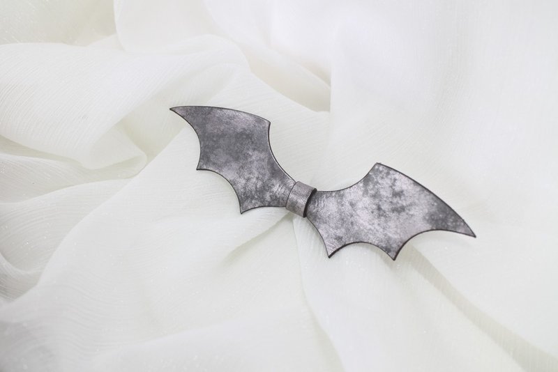 Leather Bat bow hair clip - silver - large - Gothic Halloween - Hair Accessories - Genuine Leather Silver