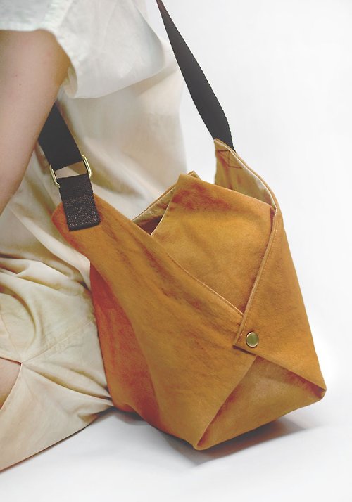Treasure box shape double material splicing square box bag - Shop no216  Messenger Bags & Sling Bags - Pinkoi