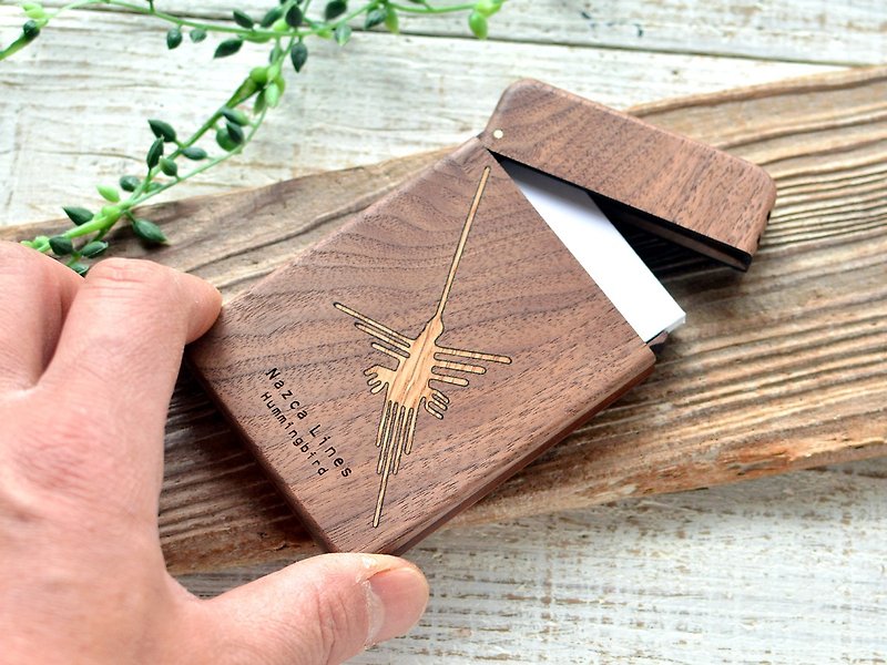 木製名刺入れ　ナスカの地上絵　ハチドリ　ウォールナット - 名刺入れ・カードケース - 木製 ブラウン
