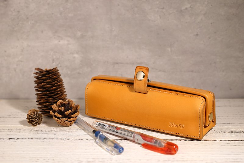 MOOS 美式復古 醫生口金包設計 的 皮革筆盒 (原色) - 鉛筆盒/筆袋 - 真皮 金色