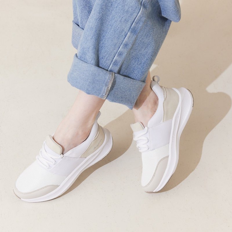 Wear them in an instant in 0.99 seconds! Pressure-reducing, quick-wear shoes - Women's Casual Shoes - Other Man-Made Fibers White