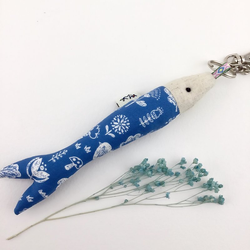 Fish fish charm / key ring - there are fish every year - Charms - Cotton & Hemp 