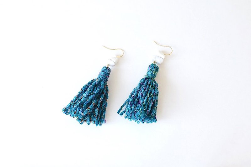 [endorphin] summer peacock blue tassel earrings - ต่างหู - ขนแกะ สีน้ำเงิน