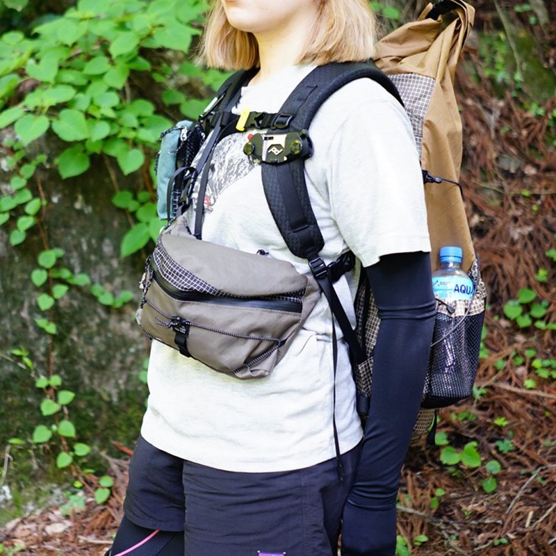 軽くて防水 旅行も日常も山も。選べるカラー【ハイカーナナメバッグ・M】 /登山・キャンプ・アウトドア・フェス・ボディバッグ・ショルダーバッグ・slowhike - 側背包/斜背包 - 環保材質 黑色