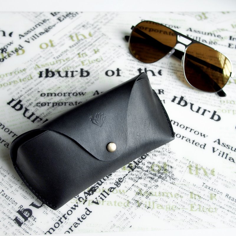 Handmade Classic Black Sunglasses Case Genuine leather - Eyeglass Cases & Cleaning Cloths - Genuine Leather Black