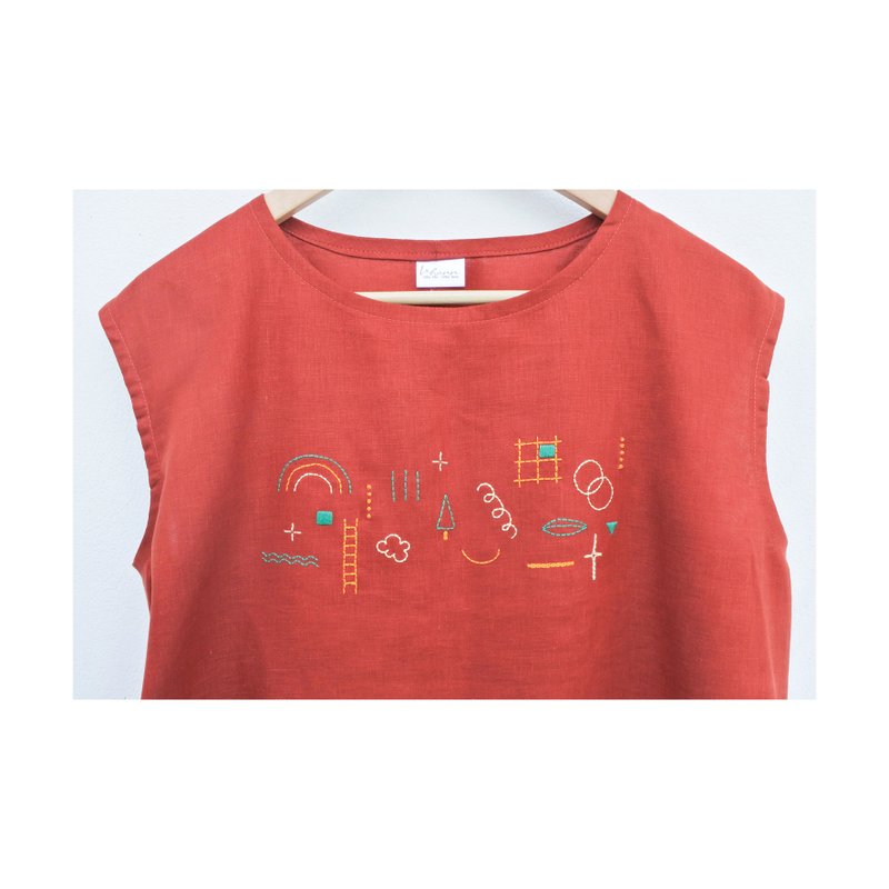 Embroidery | Linen | Red Sleeveless Top - 女上衣/長袖上衣 - 棉．麻 紅色