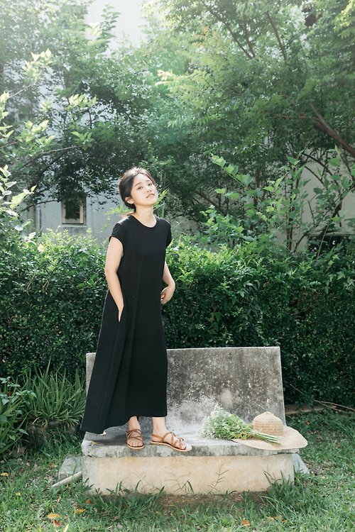Minami Asa 哥本哈根黑色簡約長洋裝