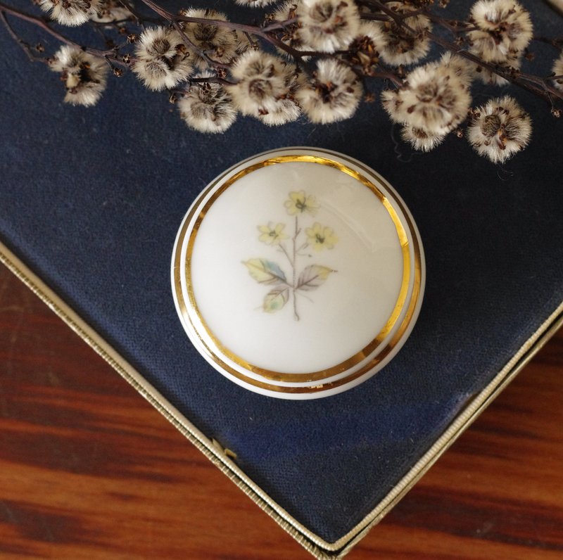 Rare Monaco gold-painted ceramic small flower jewelry box display box W793 - อื่นๆ - โลหะ สีเงิน