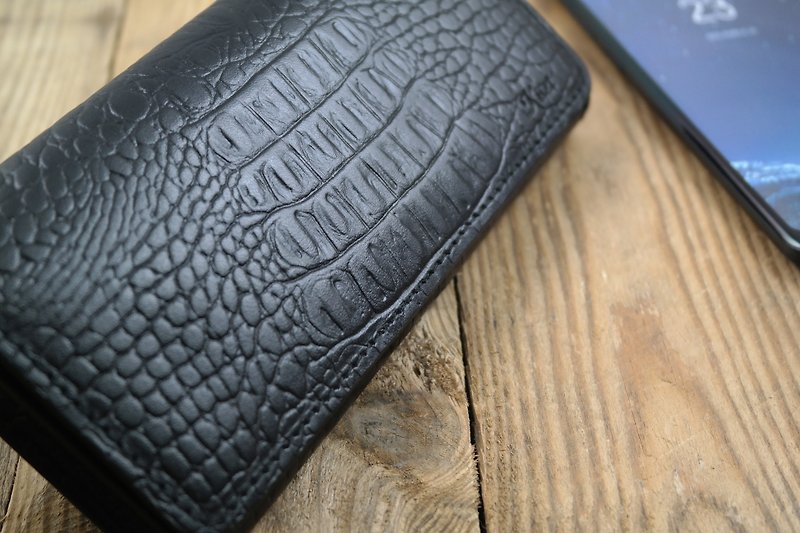 APEE leather handmade ~ mobile phone leather case ~ horizontal magnetic clasp handle ~ crocodile leather pattern black ~ Samsung S8+ - อื่นๆ - หนังแท้ สีดำ