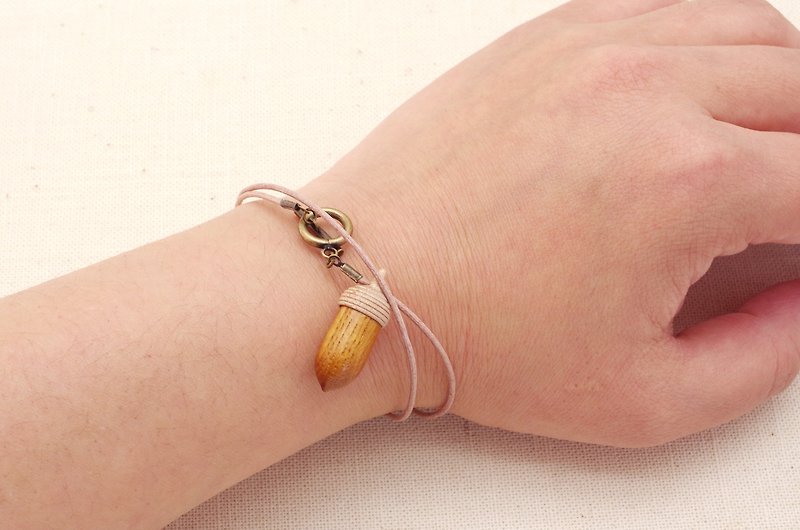 Wood Carving Acorn Bracelet : KEYAKI & Maple - สร้อยข้อมือ - ไม้ สีส้ม