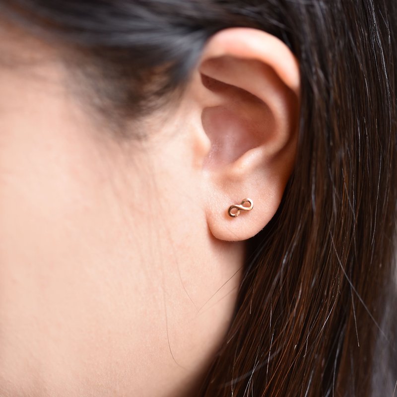無限耳環 I 抗過敏醫療鋼  上班族 - 耳環/耳夾 - 不鏽鋼 銀色