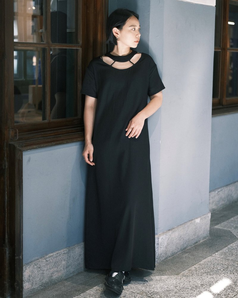 晚起 裸背洋裝 - 洋裝/連身裙 - 棉．麻 黑色
