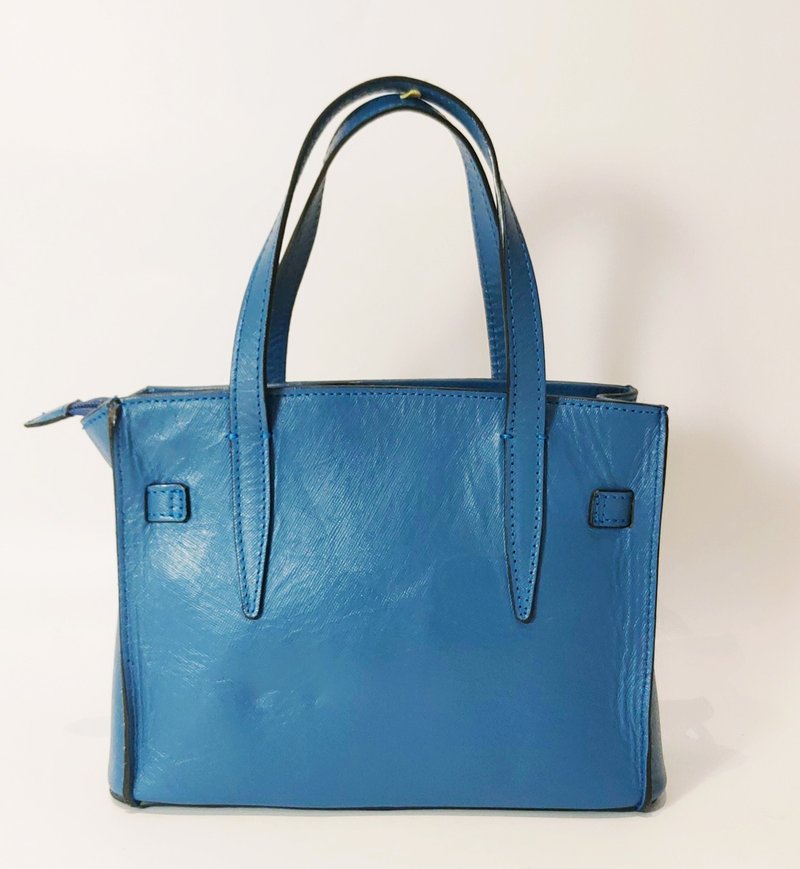 Italian leather sky blue handbag - กระเป๋าถือ - หนังแท้ สีน้ำเงิน