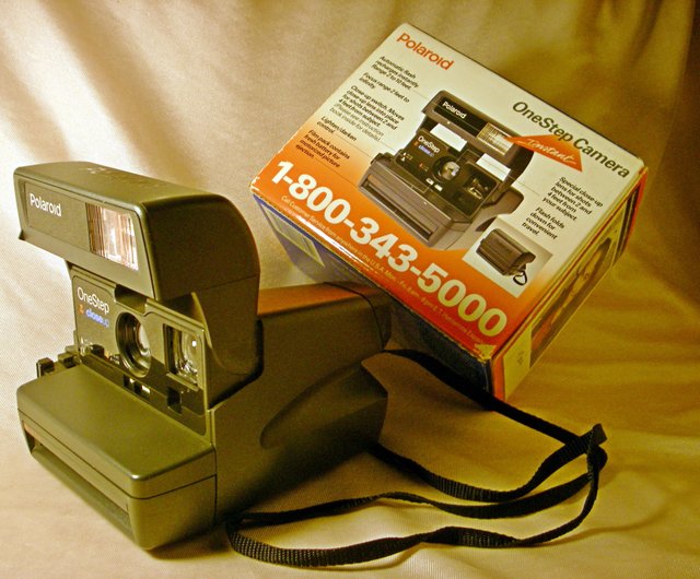 ネイバーフッドがポラロイドの名機 SX-70の別注モデルを発売