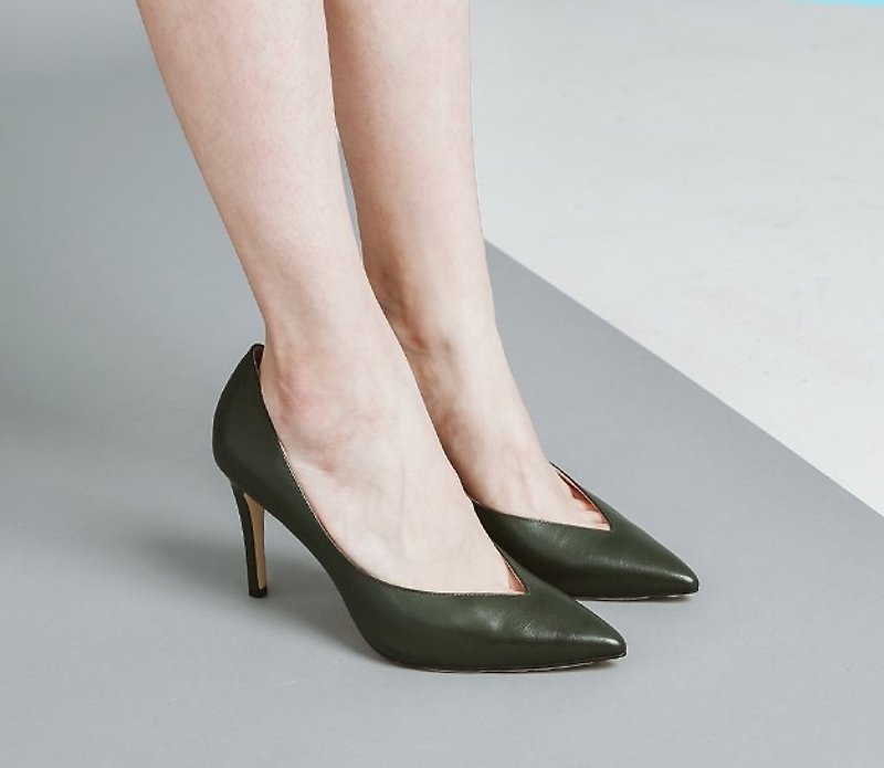 Deep V mouth toe sewing tip leather high heels green - รองเท้าส้นสูง - หนังแท้ สีเขียว