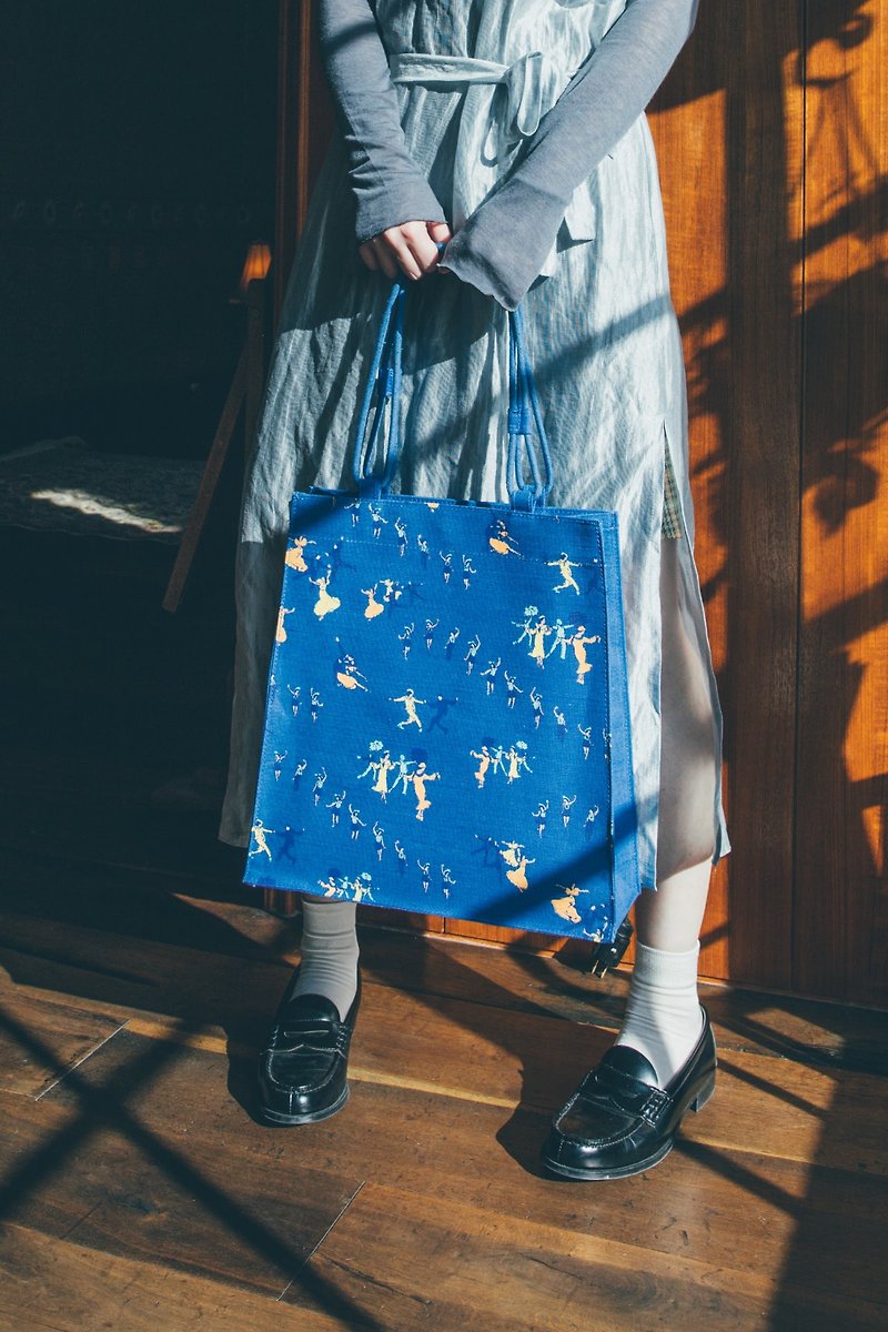 Waltz KK Jute Bag - กระเป๋าแมสเซนเจอร์ - วัสดุอื่นๆ สีน้ำเงิน
