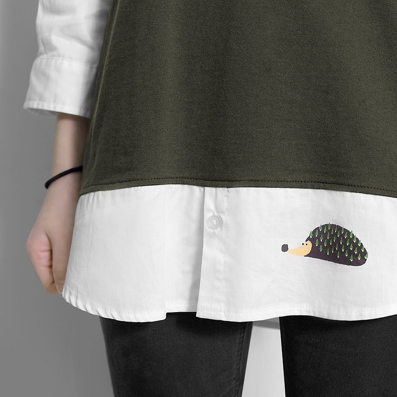 [Last piece] small tree hedgehog fake two long version vest shirt - Army Green - เสื้อเชิ้ตผู้หญิง - ผ้าฝ้าย/ผ้าลินิน สีเขียว